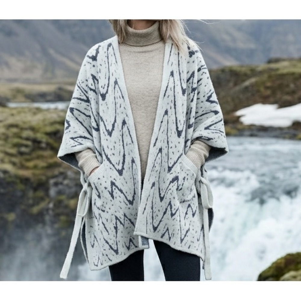 Snuggle Sac Heavy Weight Kimono Wrap OSFM White/Gray Ties Cozy Warm Winter